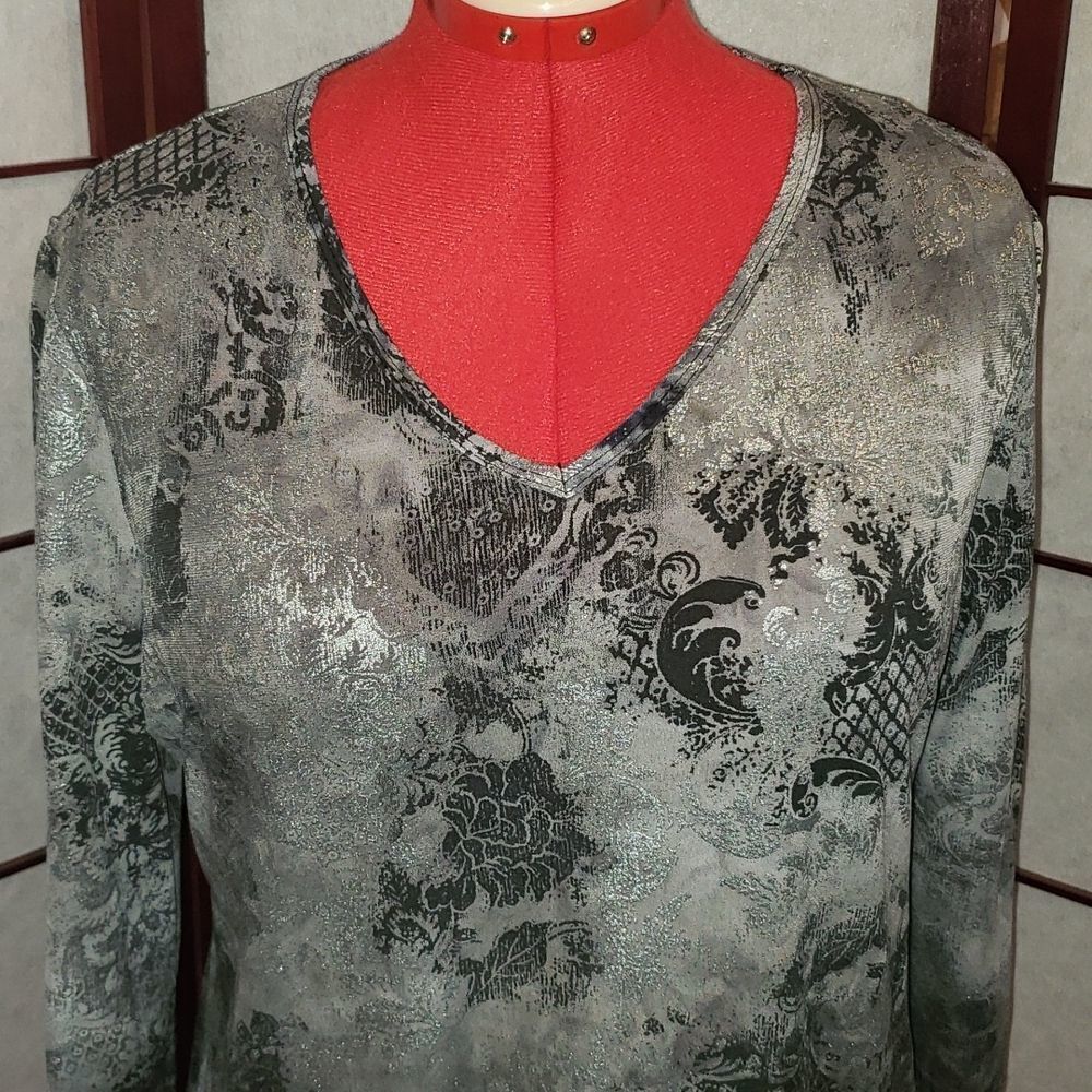 White Stag Black/Gray Silver Shimmery Floral V-Neck Top - Picture 2 of 6